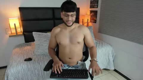  MIKE FOXXX online show from January 5, 5:27 pm