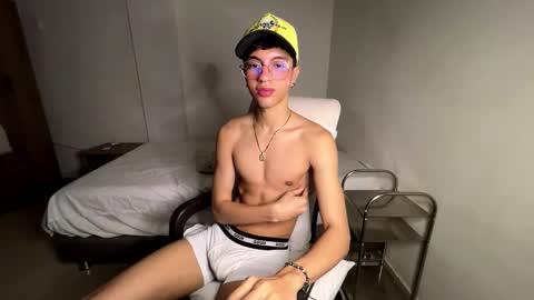 Mike Pineapple online show from November 26, 3:59 am