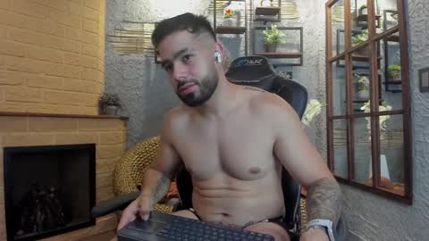 Mike Blare online show from January 29, 11:14 pm