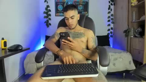 mikee_scooth online show from February 21, 7:56 am
