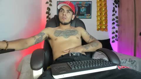 mikee_scooth online show from February 7, 9:04 pm