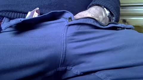 mikeybed online show from December 10, 1:44 pm