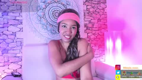 Mikeyla  online show from November 13, 9:50 pm