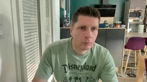 miklp8463 online show from May 26, 9:26 am