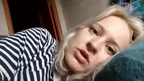 Mila 420 online show from April 28, 5:45 am