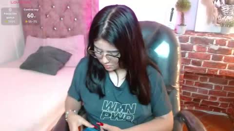mila_quin online show from April 17, 10:01 pm