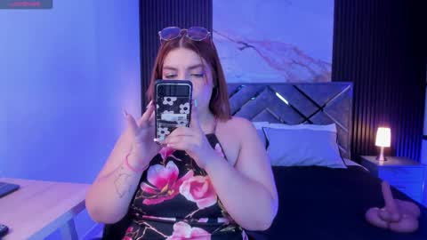 Queen Mila  online show from April 18, 7:18 pm