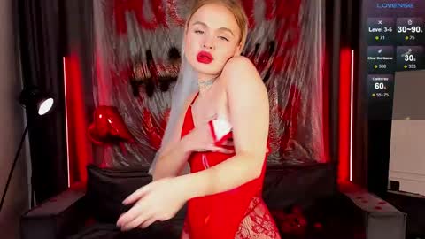 milafink online show from February 14, 7:44 pm