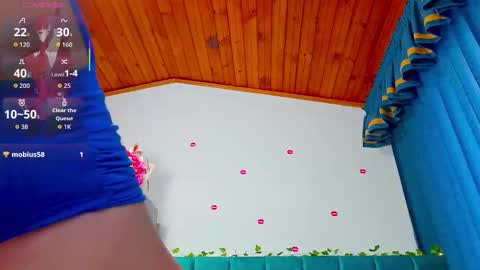 valery online show from October 25, 3:45 pm