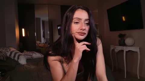 milana online show from December 16, 11:33 pm