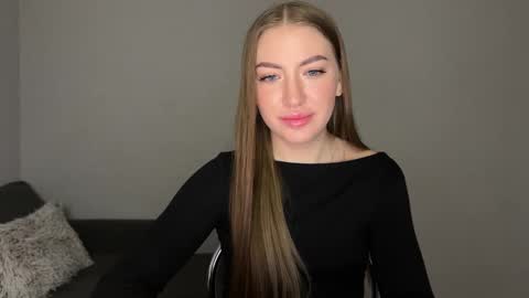 Milana online show from February 20, 1:40 pm