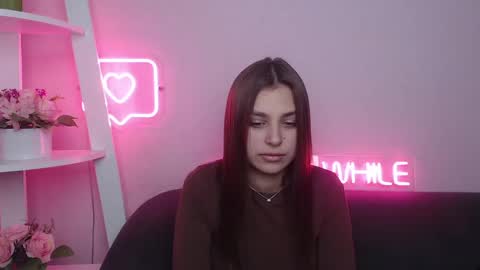 Snapshot of milanaangelas chatting on February 7, 1:43 pm milanaangelas online show from February 7, 1:43 pm