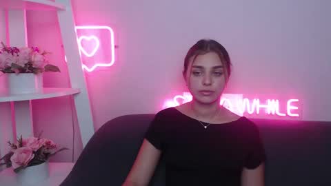 Snapshot of milanaangelas chatting on February 1, 2:56 pm milanaangelas online show from February 1, 2:56 pm