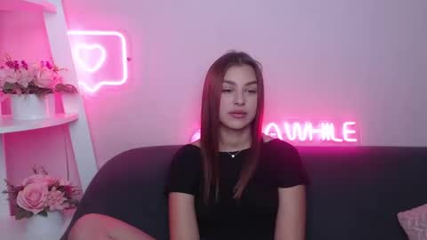 Snapshot of milanaangelas chatting on February 24, 5:43 am milanaangelas online show from February 24, 5:43 am