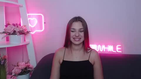 Snapshot of milanaangelas chatting on January 20, 5:37 am milanaangelas online show from January 20, 5:37 am