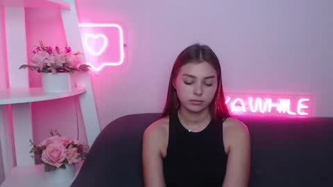 Snapshot of milanaangelas chatting on February 21, 8:51 am milanaangelas online show from February 21, 8:51 am