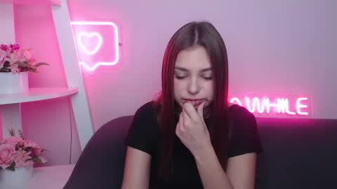 Snapshot of milanaangelas chatting on February 18, 6:15 am milanaangelas online show from February 18, 6:15 am