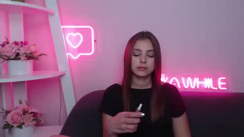 Snapshot of milanaangelas chatting on February 17, 5:36 am milanaangelas online show from February 17, 5:36 am