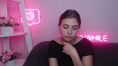 Snapshot of milanaangelas chatting on January 31, 8:54 am milanaangelas online show from January 31, 8:54 am