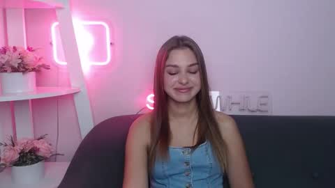 milanaangelas online show from September 27, 6:00 am