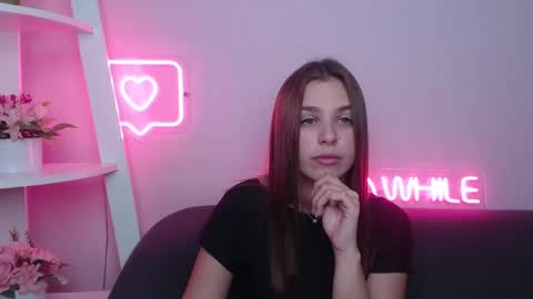Snapshot of milanaangelas chatting on February 15, 6:23 pm milanaangelas online show from February 15, 6:23 pm