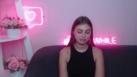 Snapshot of milanaangelas chatting on February 21, 2:59 pm milanaangelas online show from February 21, 2:59 pm