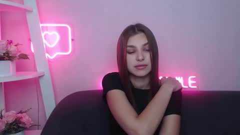 Snapshot of milanaangelas chatting on February 3, 5:40 am milanaangelas online show from February 3, 5:40 am