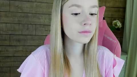 MilanaBalmain online show from October 11, 4:17 am