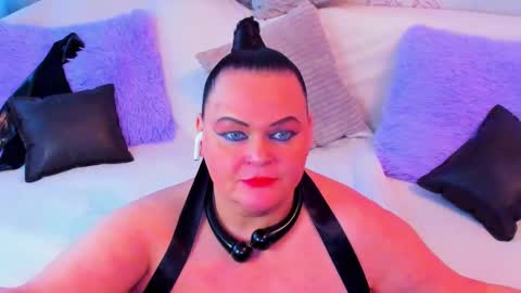 Lana online show from March 6, 12:30 pm