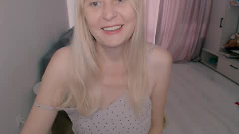 Milena online show from October 5, 5:49 am