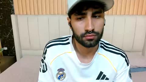 milanzaire online show from December 21, 7:42 pm