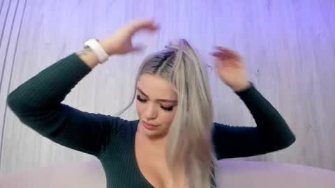 Sexy Mila  online show from January 19, 12:04 pm