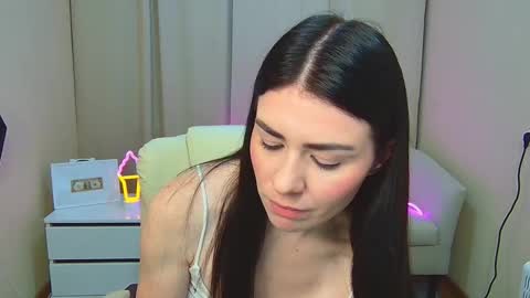 milasecretsss online show from February 4, 7:23 am