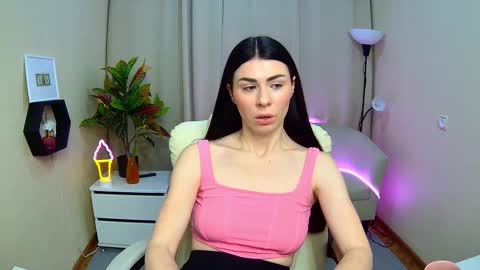 milasecretsss online show from February 25, 8:29 am