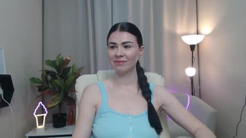 milasecretsss online show from February 16, 7:28 am