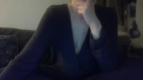 milasexypaws online show from January 17, 10:40 pm