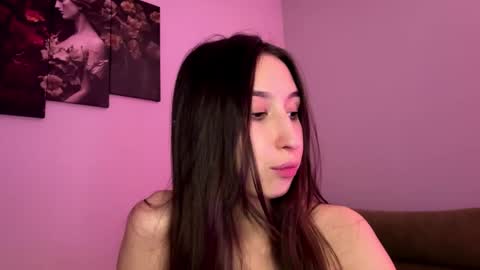 MIla and Viki online show from October 8, 10:38 pm