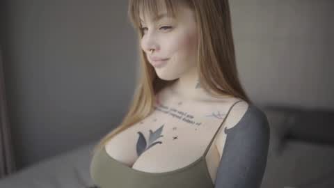 Snapshot of mileeena chatting on January 19, 8:29 am M Telegram mamagotachannel online show from January 19, 8:29 am
