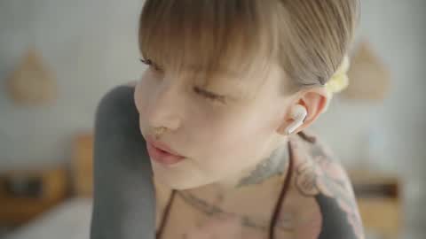 Snapshot of mileeena chatting on January 27, 4:41 am M Telegram mamagotachannel online show from January 27, 4:41 am