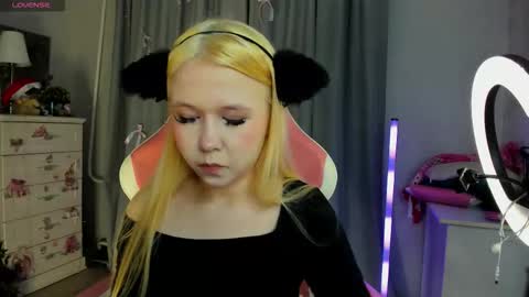 Mia online show from February 9, 3:43 am