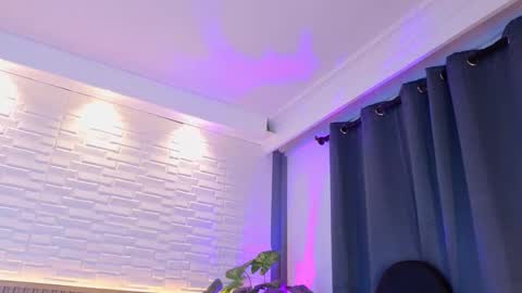 milena_lawson online show from September 12, 1:35 pm