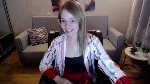 milf_for_u777 online show from September 29, 2:05 pm