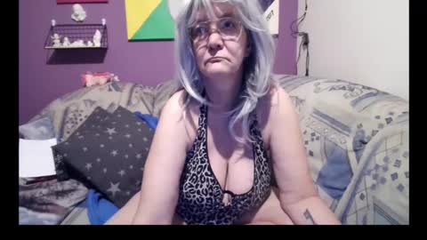 Milfchantal online show from March 3, 4:15 pm