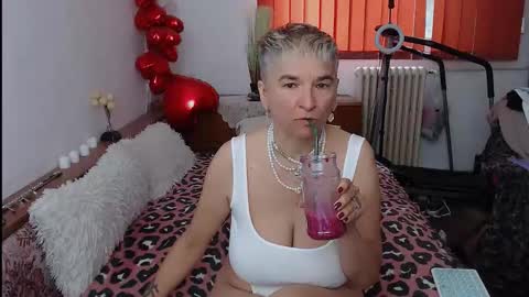 milfdolores online show from October 1, 6:34 am