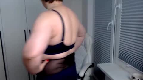 MilfScarlette online show from December 2, 6:10 am