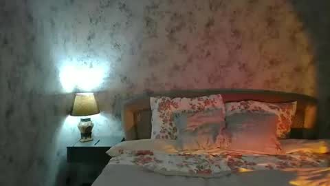 milissasii online show from December 21, 1:28 pm