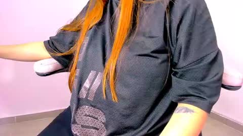 milk_zafira online show from November 9, 12:14 am