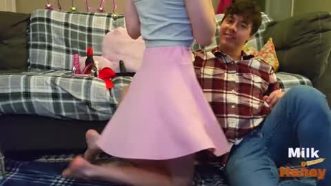 Snapshot of milkandhoneycams chatting on October 31, 12:44 am MilkandHoney online show from October 31, 12:44 am