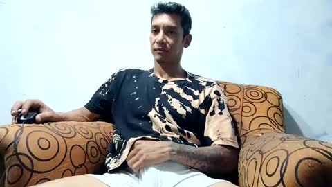 Snapshot of milkhammer chatting on December 12, 1:53 am Hammer online show from December 12, 1:53 am
