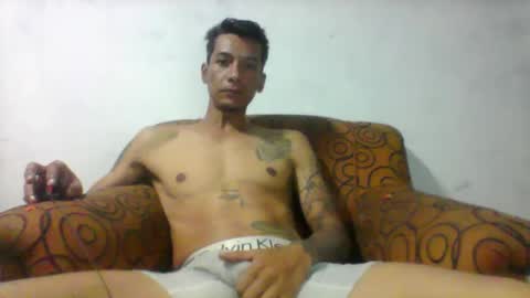 Snapshot of milkhammer chatting on February 8, 4:03 am Hammer online show from February 8, 4:03 am